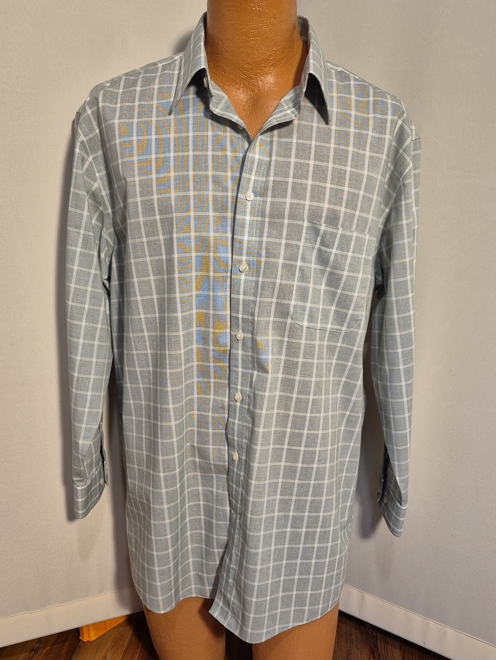 Men's Stafford Light Green Checkered Dress Shirt - XL Sz. 17 / 32-33